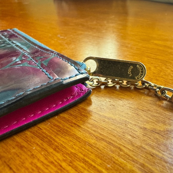 LOUIS VUITTON *Special Edition* Valentine’s 2020 release - Picture 5 of 9